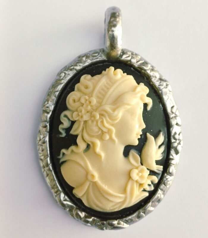 Ciondolo Cammeo Arg. Nero/Avorio