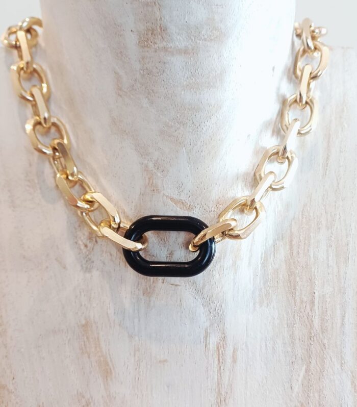 Jade necklace with black ring