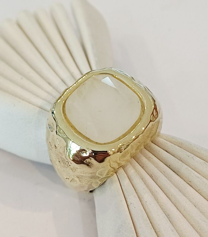Anello Medea con quarzi